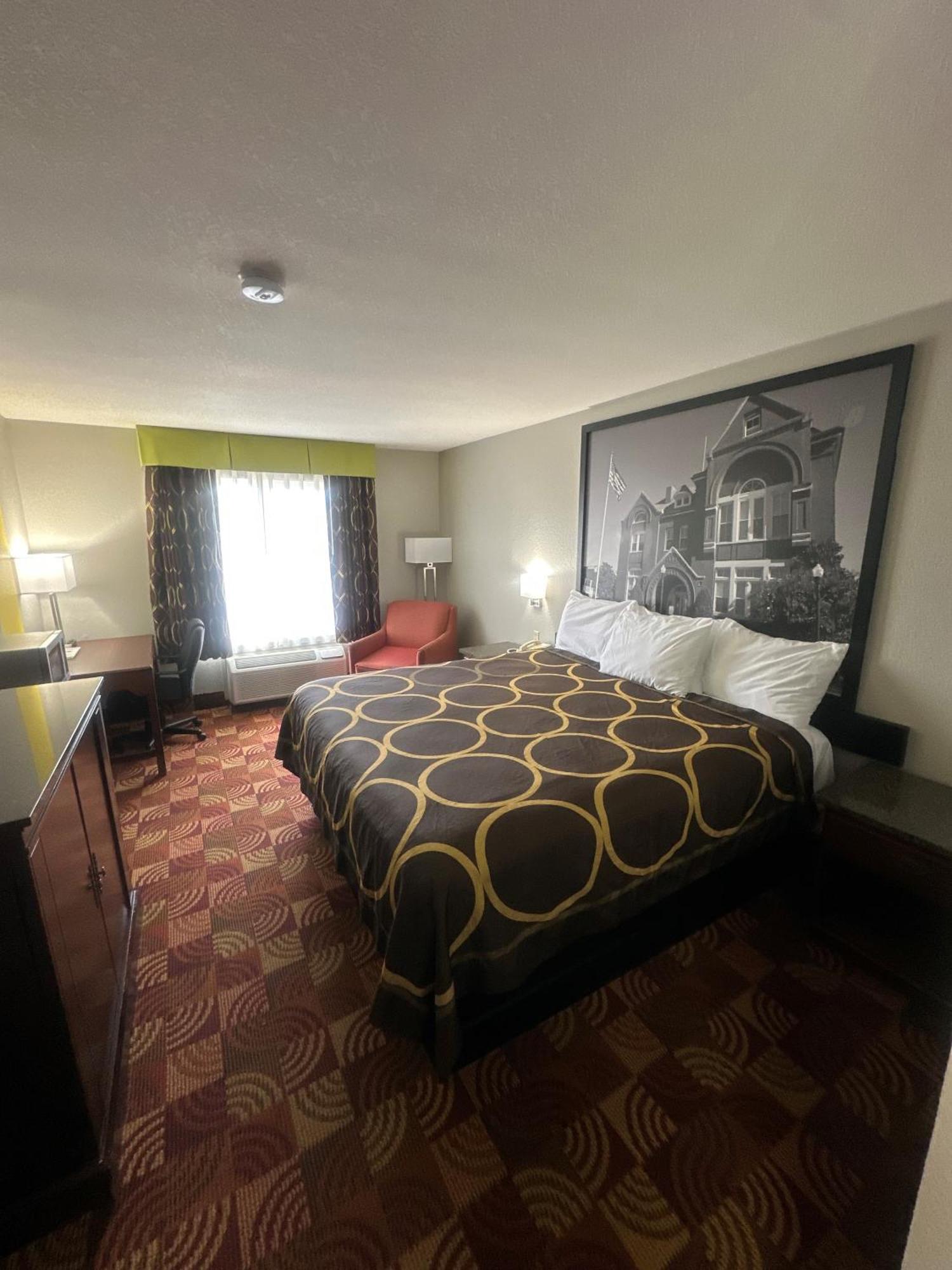 Super 8 By Wyndham Lake Of The Ozarks Eldon Eksteriør billede