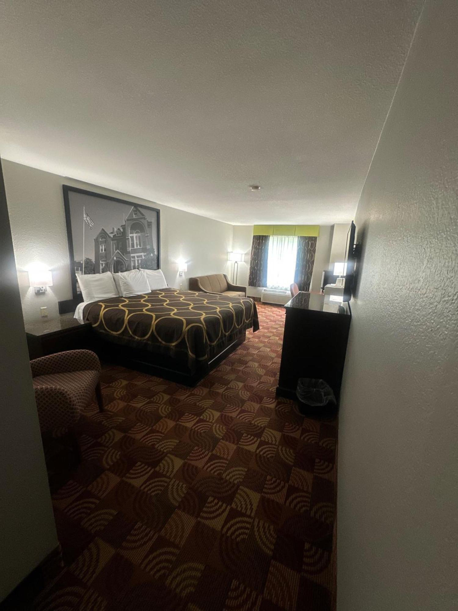 Super 8 By Wyndham Lake Of The Ozarks Eldon Eksteriør billede